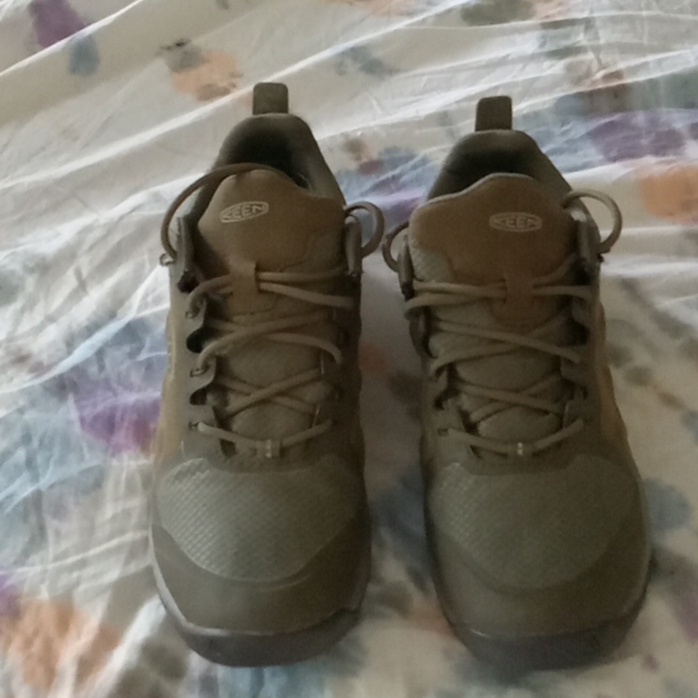 Keen women's waterproof Explore sneaker